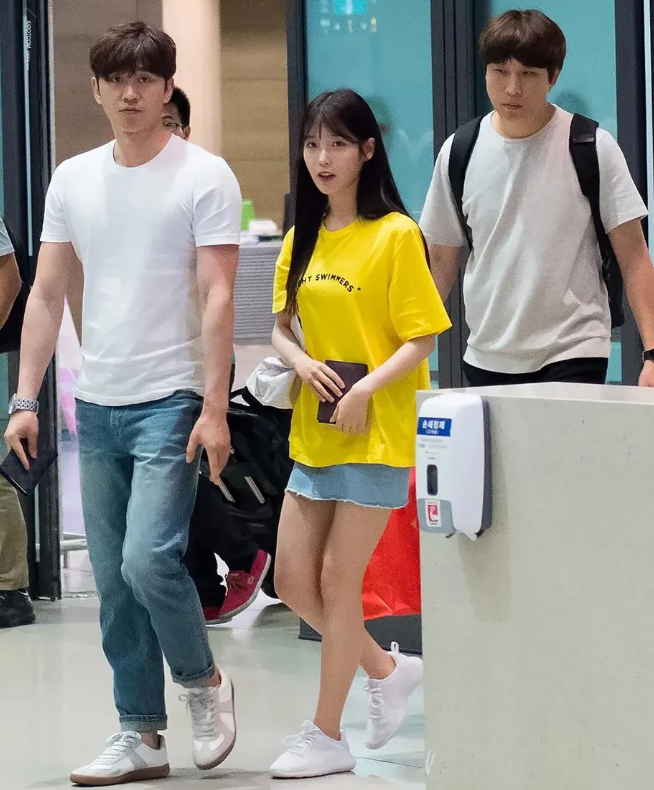 Iu with her managers