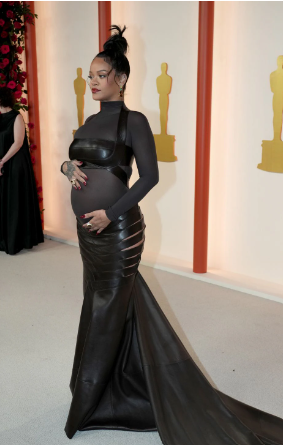 Rihanna serves fashion goals in an all-black ensemble. (getty images)