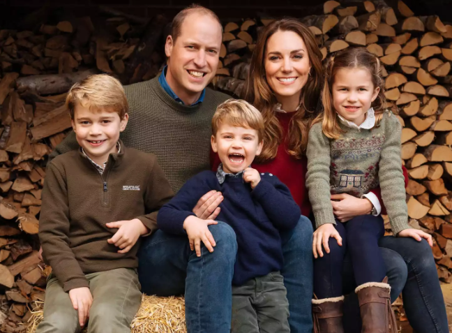 The cambridge family's 2020 christmas card. Matt porteous / the duke and duchess of cambridge/kensington palace via getty